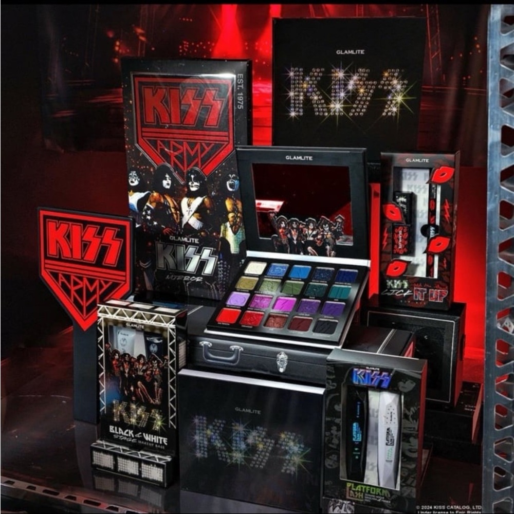 Glamlite KISS Makeup collection